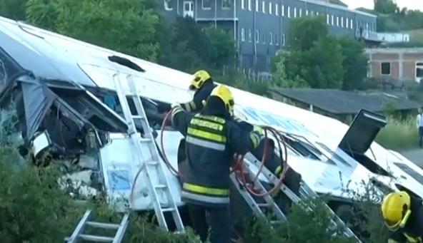 prevrnuo-se-autobus.jpg
