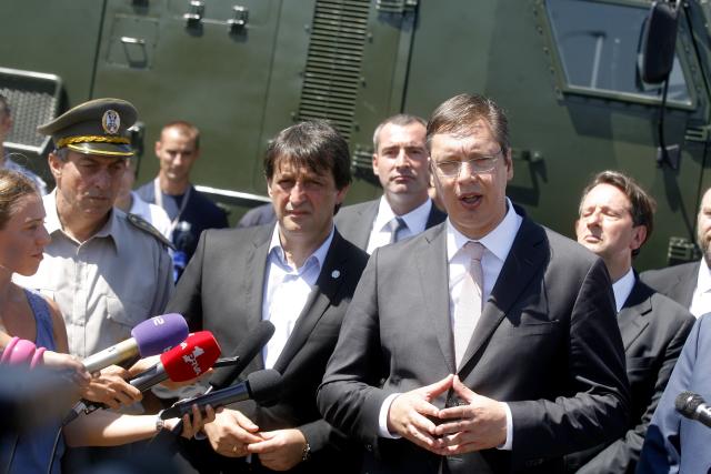 aleksandar-vucic-oklopna-vozila-naoruzanje-velika.jpg