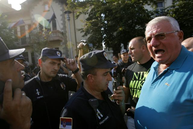 seselj-protest-zastava-oluja.jpg