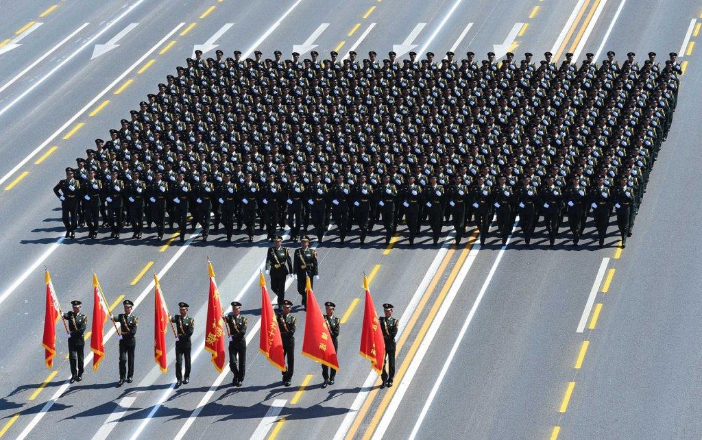 vojna-parada-kina-vojska-mars-tenk-vojnik.jpg