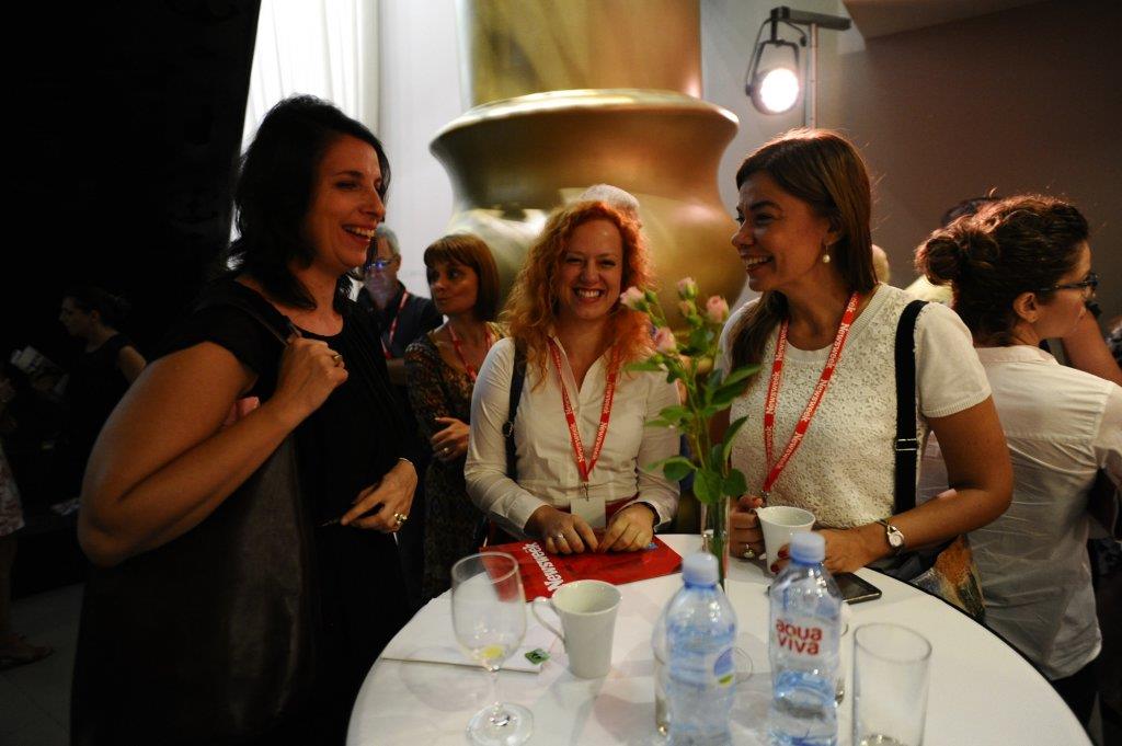 njuzvik-konferencija-novinari-druzenje.jpg