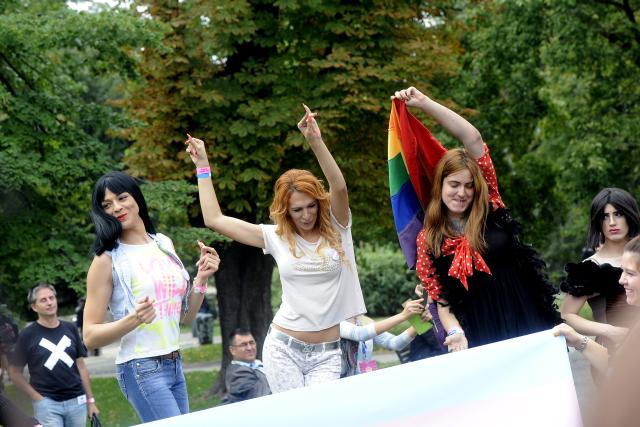parada-trans-osoba-beograd.jpg