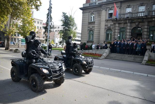 nebojsa-stefanovic-defile-parada-policija-mup-nis.jpg
