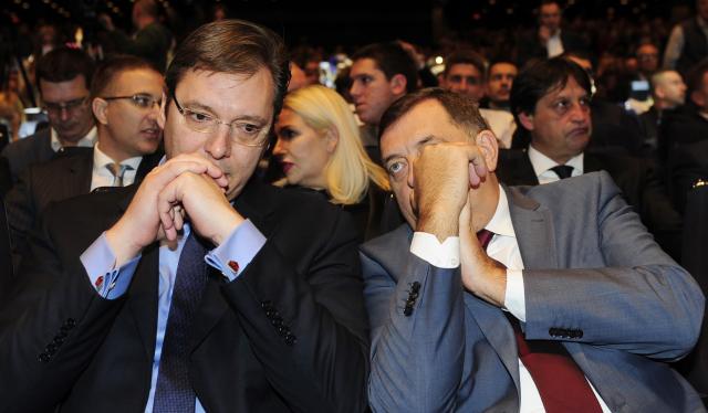 vucic-dodik-7-godina-sns-centar-sava.jpg