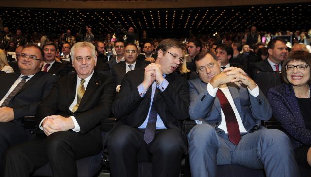 nikolic-vucic-dodik-7-godina-sns-centar-sava.jpg