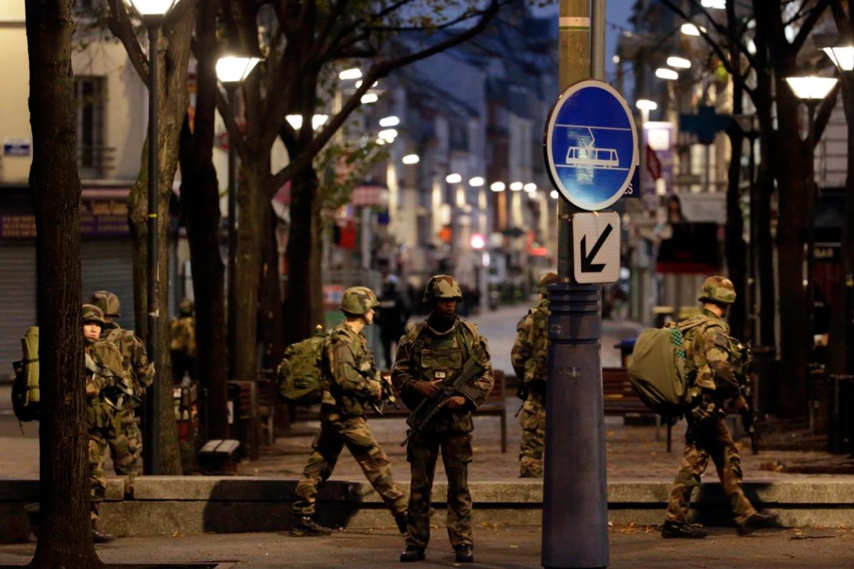 pariz-policija-antiteroristicka-jedinica-akcija.jpg