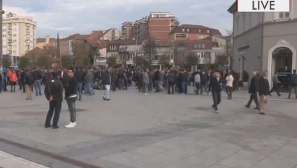 pristina-demonstracije-aljbin-kurti.jpg