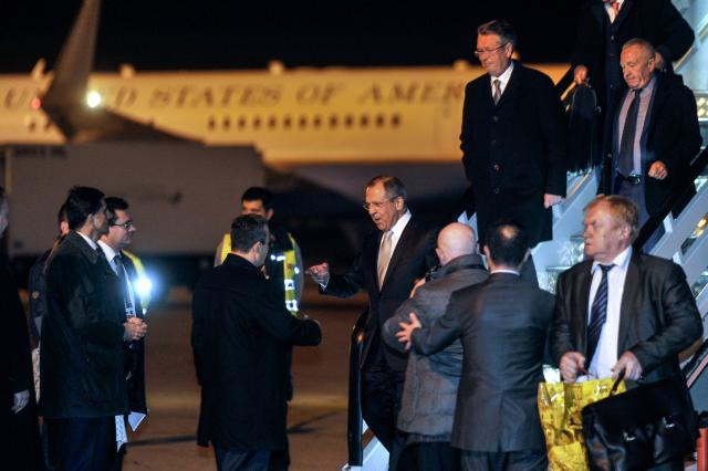 sergej-lavrov-beograd-aerodrom-avion-docek.jpg
