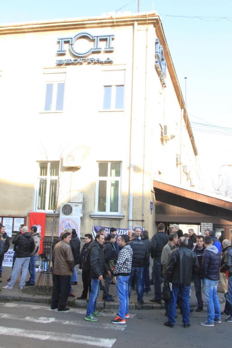 gsp-protest-vozaci-dorcol-direkcija.jpg
