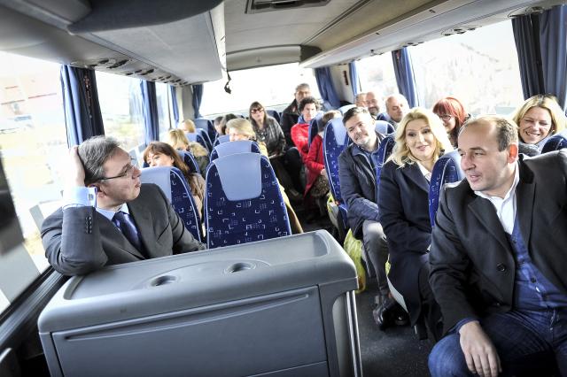 aleksandar-vucic-autobus-arandjelovac.jpg