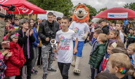 sportske-igre-mkladih-sezona-2019---foto-stefan-cvetkovic--detalj-nosenje-baklje-opovo.jpg