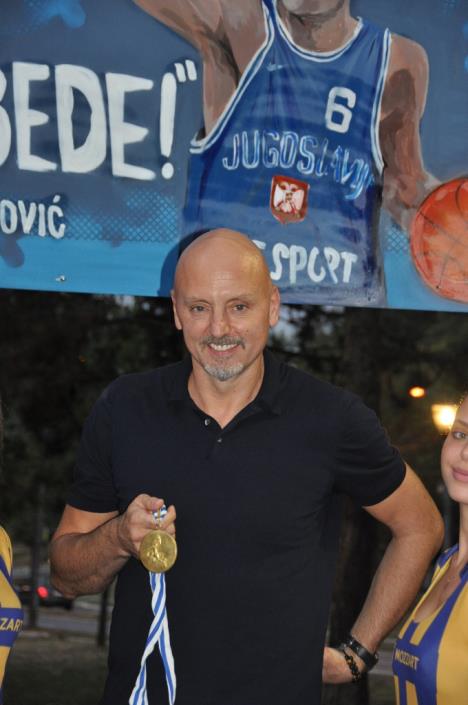 obradovic-sa-zlatnom-medaljom.jpg