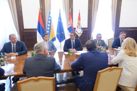 vucic-dodik-cvijanovic-rs-foot-predsednistvo-5.jpg