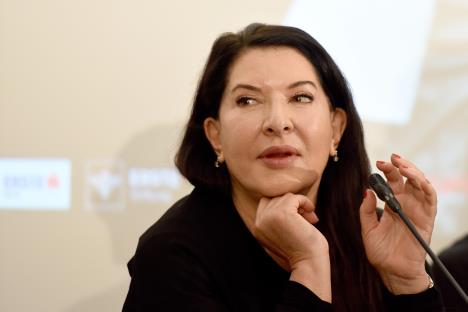 Marina Abramović daje izjavu