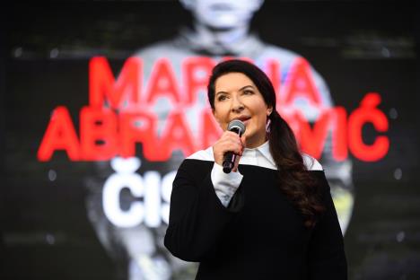 marina-abramovic-na-javnom-predavanju-1.jpg