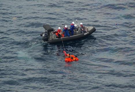 epa-japan-coast-guard02-epa-japan-coast-guard-handout.jpg