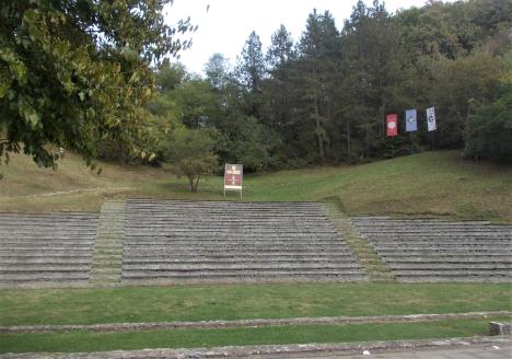 loznica--pre-nekoliko-godina-uredjeno-i-gledalisste-na-saborisstu.jpg