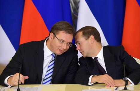 medvedev-vucic-foto-ap-okt-2015-2.jpg