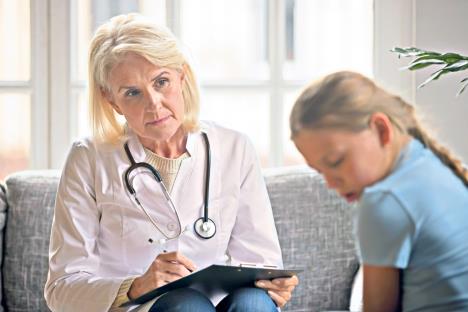 Devojčica kod lekara