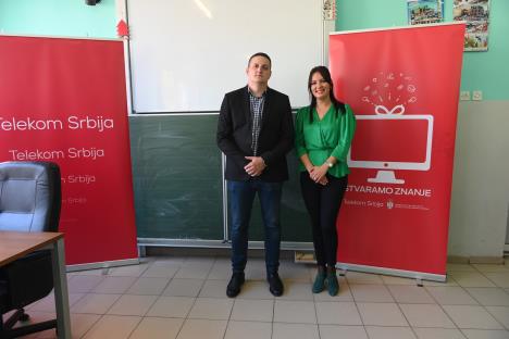 direktor-os-vuk-karadzic-damjan-stevkic-i-direktorka-sektora-za-odnose-s-javnoscu-telekom-srbija-marija-boskovic.jpg