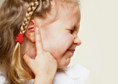 stockphotochildhasasoreearlittlegirlsufferingfromotitis599818865.jpg