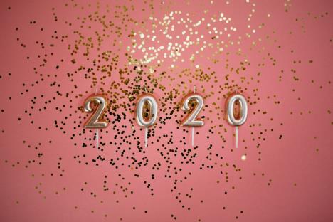 photoof2020onpinkbackground3401900.jpg