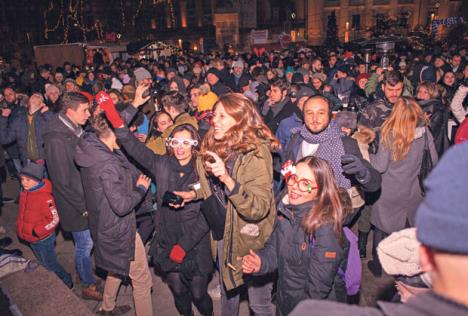 proslava-nove-godine...-razigrana-publika-docekuje-2020.-godinu.jpg