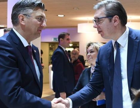 davos-vucic-plenkovic-2.jpg