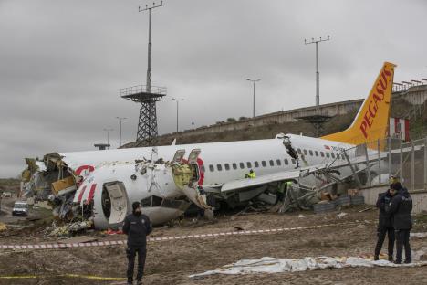 istanbul-avion-epa-tolga-bozoglu-03-epa-tolga-bozoglu.jpg