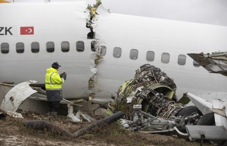 istanbul-avion-epa-tolga-bozoglu-07-epa-tolga-bozoglu.jpg