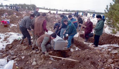 SARAJEVSKA GOLGOTA Na današnji dan 1996. godine više od 150.000 Srba u  egzodusu napustilo je Sarajevo! | Kurir