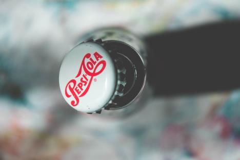 shallowfocusphotographyofpepsicolabottlecap988952.jpg