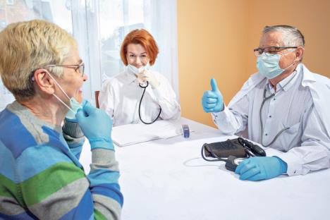 0703-stockphotocoronaviruspandemicquarantinedoctorsandanelderlypatientarehappytodefeatthe1700084755.jpg