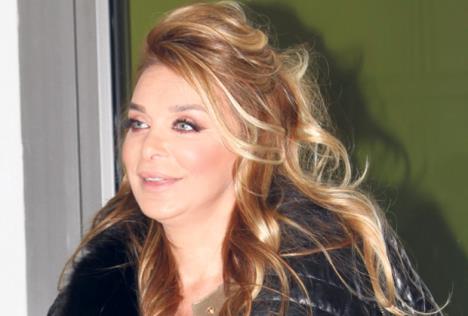 LEZITE, PIŠTOLJI! LEŽALE SMO ISPOD STOLA 15 MINUTA: Srpska pevačica pevala kriminalcima u jeku popularnosti, a jednu DRAMU PAMTI