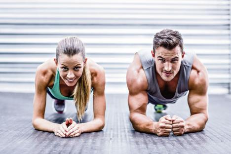 stockphotoportraitofamuscularcoupledoingplankingexercises298454468-1536-1024.jpg