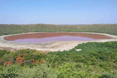 profimedia0530272523-maharashtra-lonar-lake.jpg