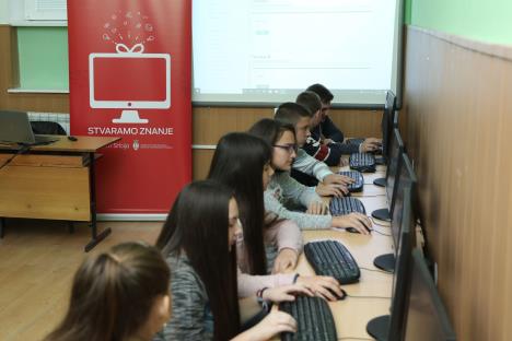 cilj-4-ucenici-os-sava-muncan-u-novom-kabinetu-informatike-2.jpg