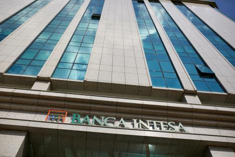 banca-intesa-fotografija.jpg