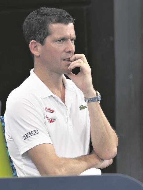 3906-tim-henman-epa.jpg