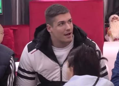 DRUŽIO SE SA UBICOM, SVEDOČI NA SUĐENJU BLAŽIĆU, PROMENIO IME, A SADA JE PONOVO NIKOLA: Đorđević pokazao novu ljubav, devojka mu vratila osmeh na lice (FOTO)