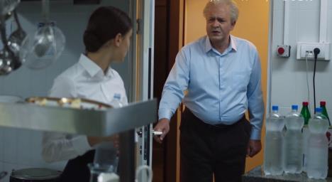 Boris Isaković kao Slobodan Milošević u seriji Porodica