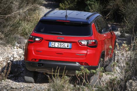 7.-new-jeep-compass-trailhawk-4xe.jpg