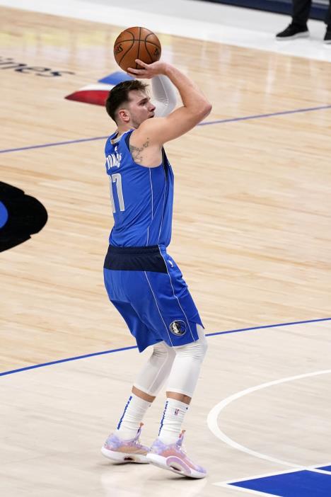 doncic-201-ap-tony-gutierrez.jpg