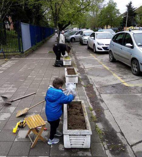 sadili-deda-unuk-i-trudna-sugradjanka-foto-privatna-arhiva.jpg