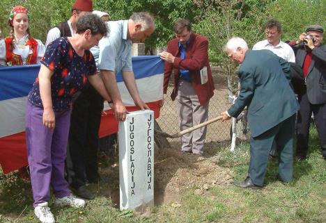 subotica006-blasko-gabric-pre-11-godina-postavio-granicni-kamen-foto-b-vuckovic.jpg