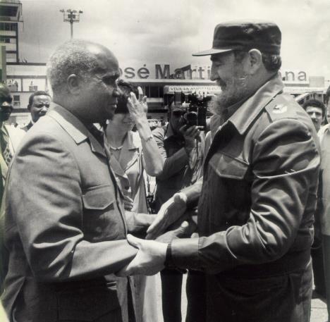 kenet-kaunda-fidel-kastro.jpg