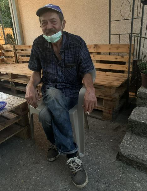 OVAKO IZGLEDA GASTOZOVA KUĆA U MESTU GRABOVAC! U njoj mu živi otac Đura, iza nje su stare stvari, dvorište nesređeno! Ovo su meštani rekli o njegovoj porodici