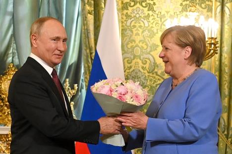 angela-merkel-vladimir-putin.jpg