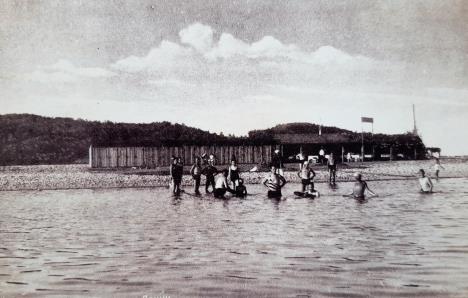 loznica--plazza-na-drini-tridesetih-godina-prosslog-veka-foto-iz-knjige-kraljevska-banja-koviljacca.jpg