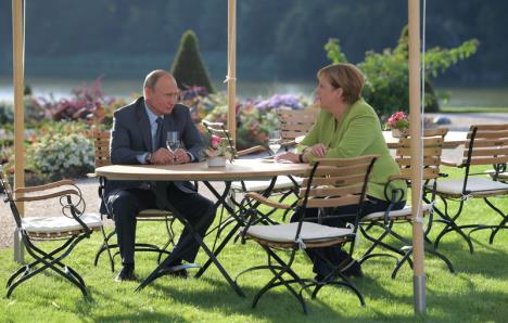 w-54560968-putin-merkel.jpg